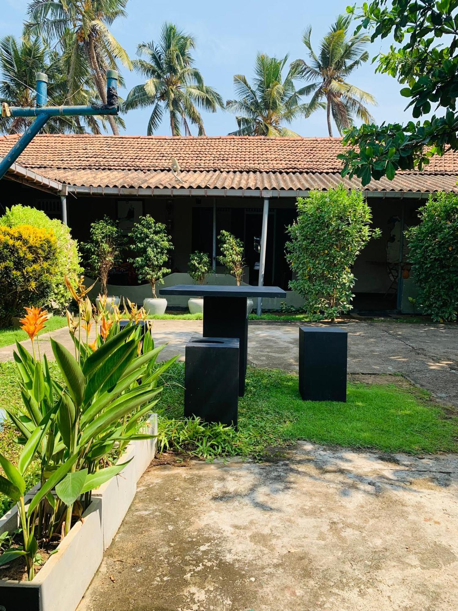 Flexi Lodge Negombo Exterior photo